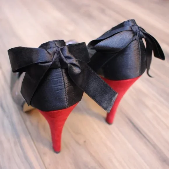 VNTG Iron Fist Wolf Beater Platform Heels - Picture 7 of 11